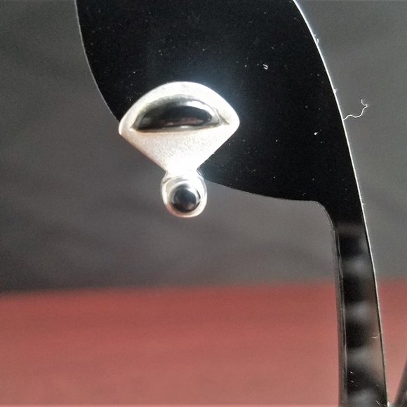 Last pair! Onyx brushed Sterling Silver geometric earrings - Picture 7 of 9